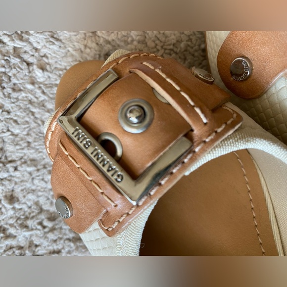 Gianni Bini Cream Peep Toe Pumps - Picture 3 of 11